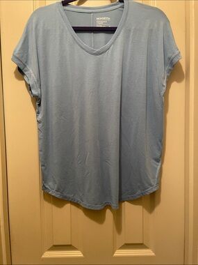Mondetta Soft Light Blue V-Neck Short Sleeve Top